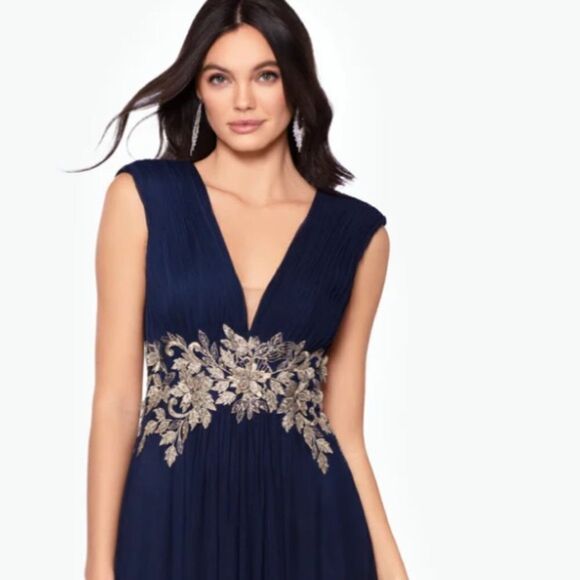 Betsy & Adam A25910 Beaded Floral Embroidered Gown in Navy/Gold size 8 - Picture 3 of 9